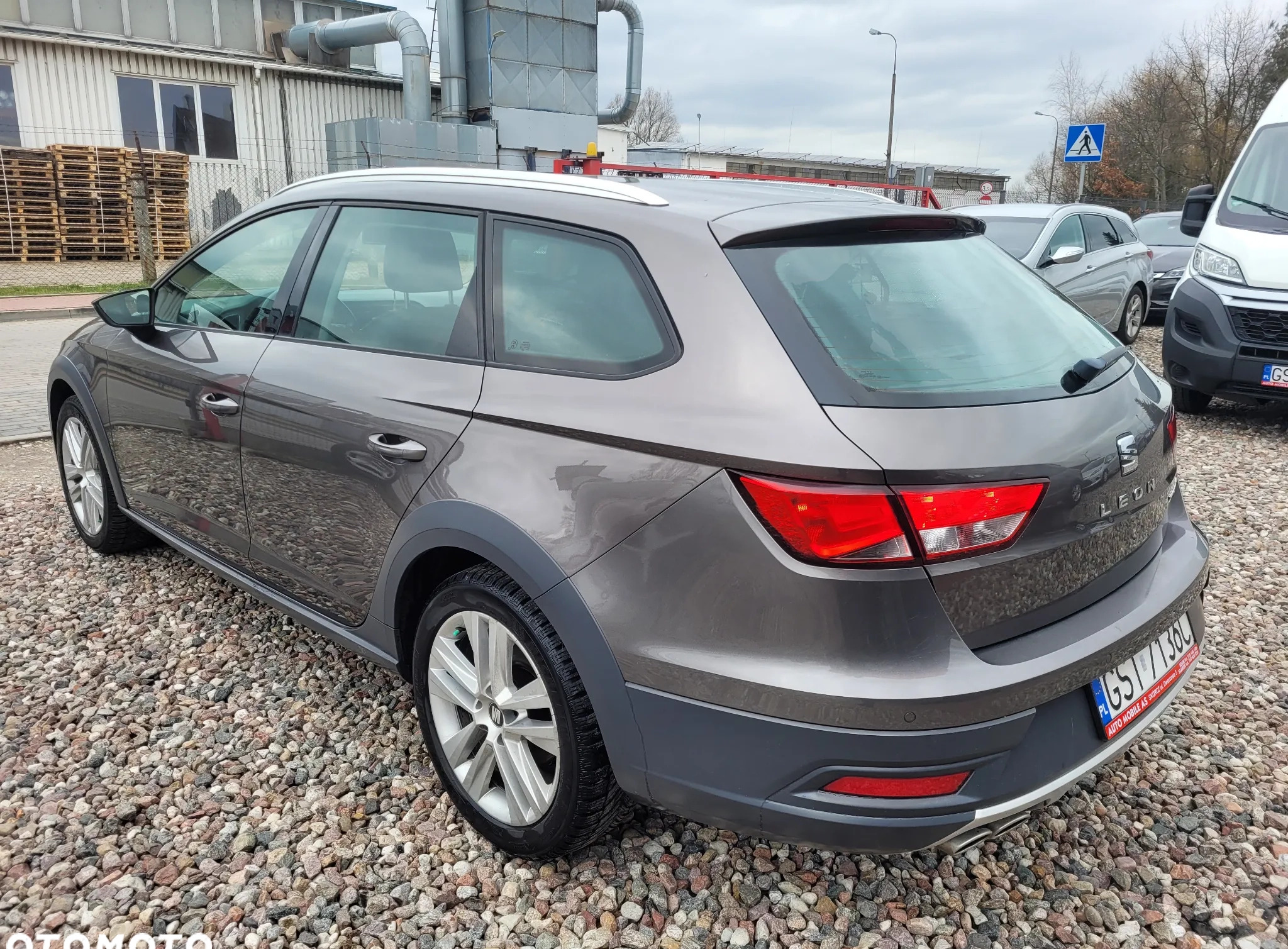 Seat Leon cena 45900 przebieg: 206700, rok produkcji 2015 z Skórcz małe 497